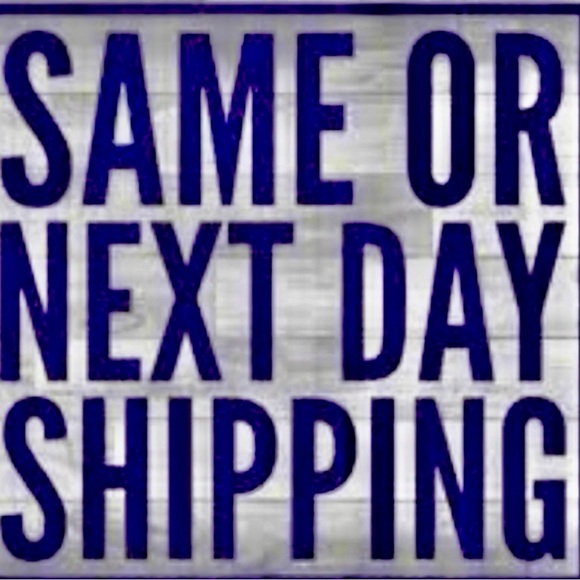 2 Women V- Neck Form one purple sleeveless & another one: short sleeve same size - Picture 8 of 8